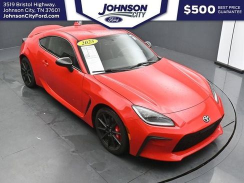 Used 2025 Toyota GR86 Premium w/ Performance Package RWD image 19