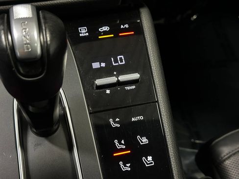 Used 2023 Porsche Macan Turbo AWD/4WD image 42