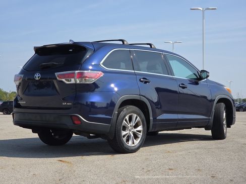 Used 2016 Toyota Highlander LE AWD/4WD image 16