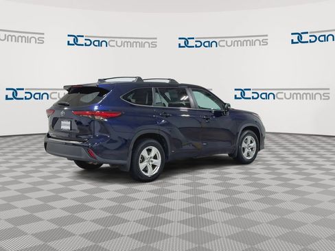 Used 2023 Toyota Highlander LE FWD image 8