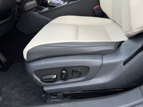 New 2025 Lexus ES 350 w/ Premium Package image 13