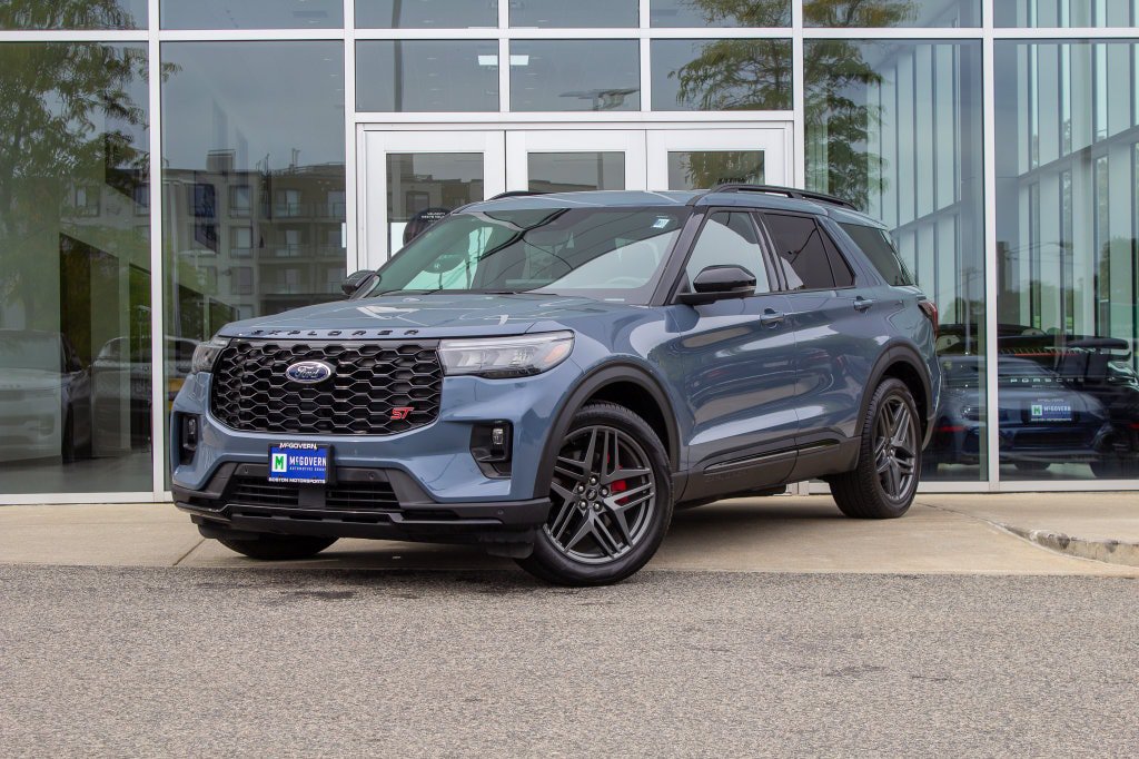 Used 2025 Ford Explorer ST AWD/4WD image 1