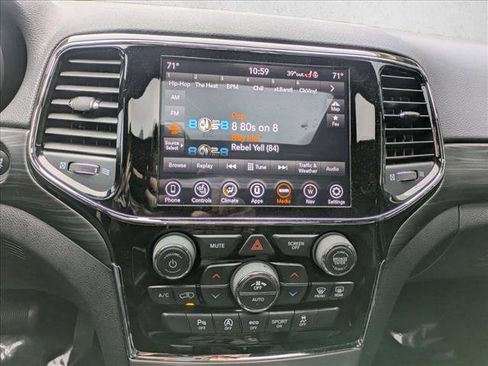 Used 2020 Jeep Grand Cherokee Altitude image 13