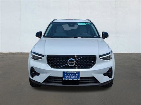 New 2026 Volvo XC40 B5 Plus w/ Protection Package Premier image 4
