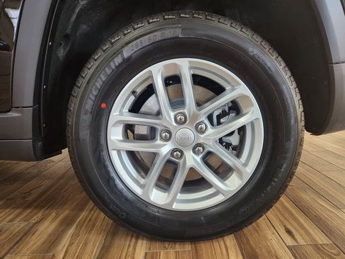 New 2025 Jeep Grand Cherokee L Laredo w/ Luxury Tech Group I image 28