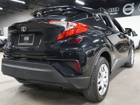 Used 2019 Toyota C-HR LE FWD image 5