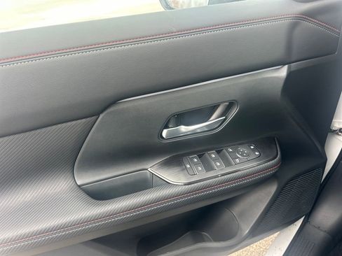 New 2026 Nissan Kicks SR w/ Cold Weather Package image 10