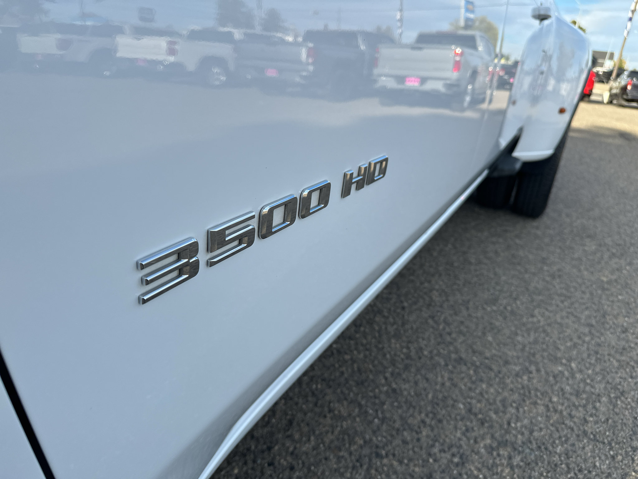 Used 2026 Chevrolet Silverado 3500 LT AWD/4WD image 11