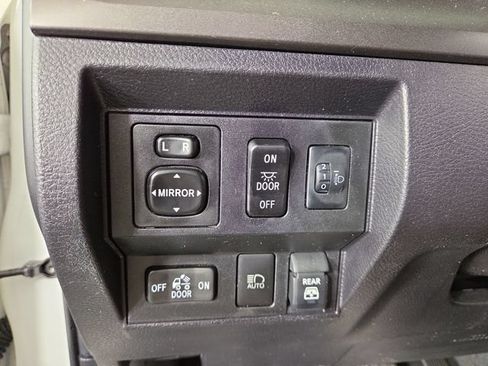 Used 2021 Toyota Tundra SR5 AWD/4WD image 28