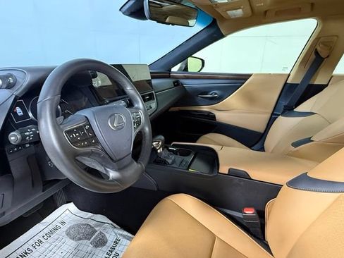 Used 2025 Lexus ES 350 w/ Premium Package FWD image 7