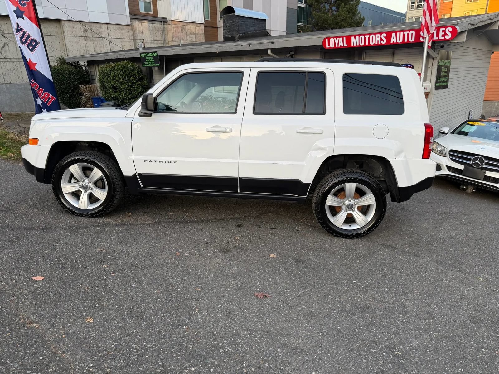 Used 2013 Jeep Patriot Latitude FWD image 9