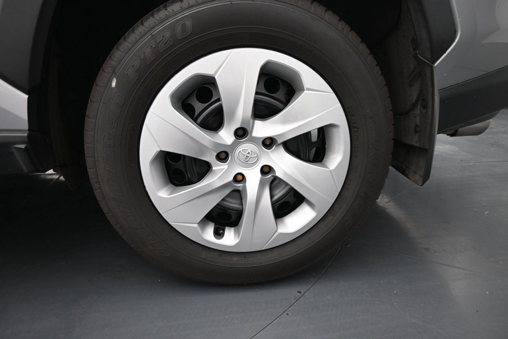 Used 2023 Toyota RAV4 LE FWD image 15