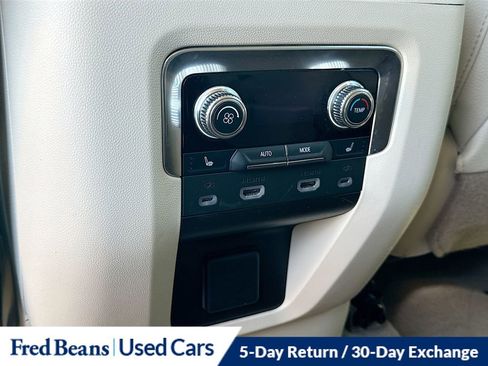 Used 2023 GMC Yukon XL Denali AWD/4WD image 30
