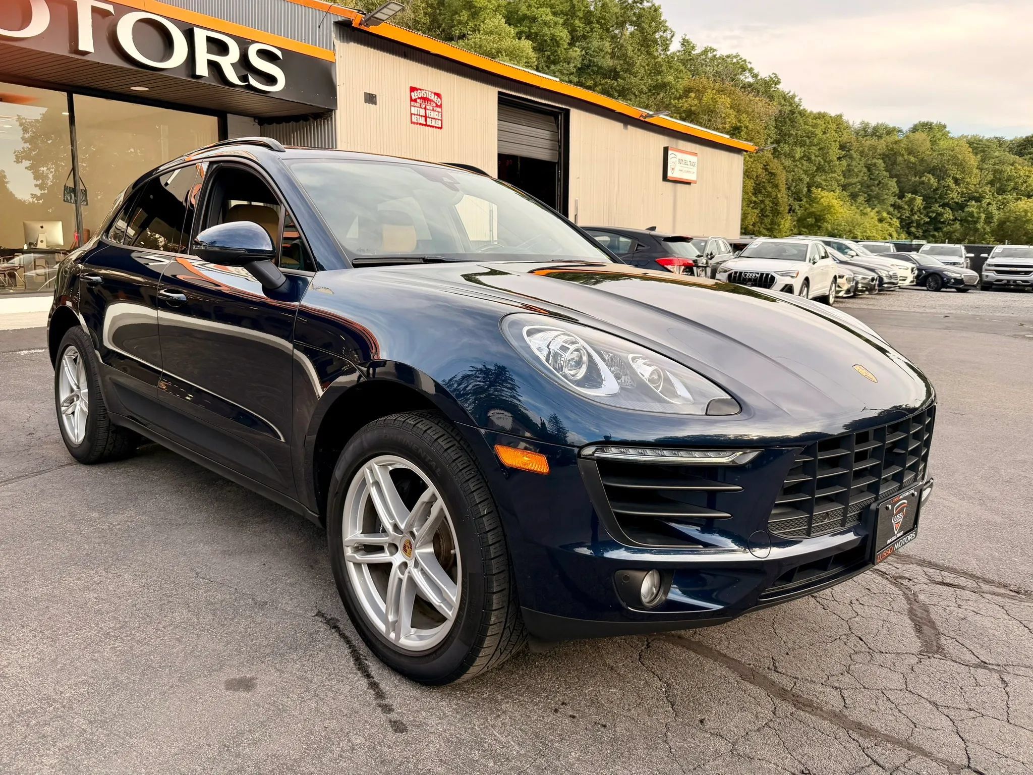 Used 2018 Porsche Macan Sport Edition AWD/4WD image 9