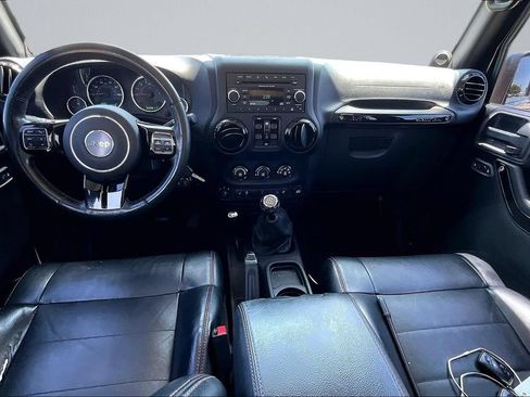 Used 2012 Jeep Wrangler Unlimited Sahara AWD/4WD image 13