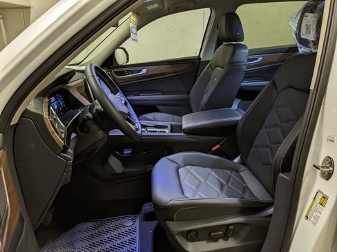 New 2026 Volkswagen Atlas SE image 11