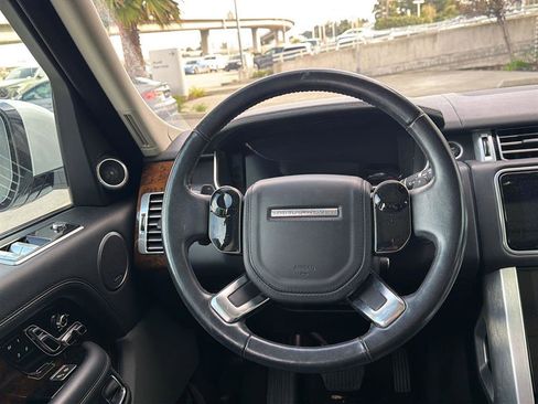 Used 2020 Land Rover Range Rover HSE image 9