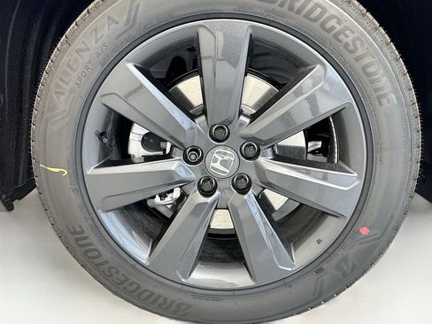 New 2026 Honda Pilot Sport image 32