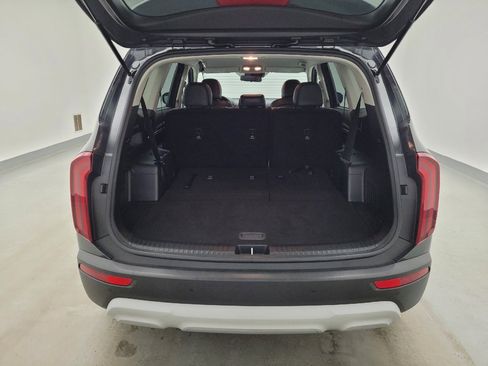 Used 2020 Kia Telluride LX image 29