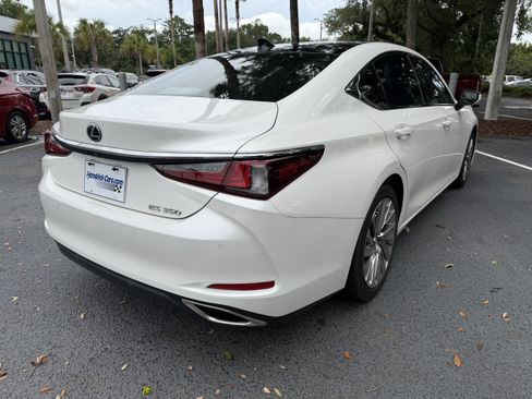 Used 2019 Lexus ES 350 Ultra Luxury w/ Accessory Package 2 FWD image 9