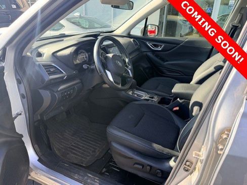 Used 2022 Subaru Forester Premium image 4