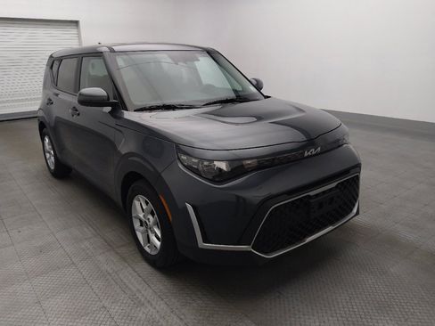 Used 2025 Kia Soul LX FWD image 13