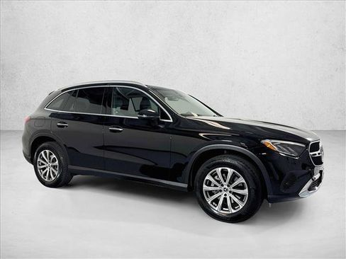 Used 2026 Mercedes-Benz GLC 300 4MATIC image 3