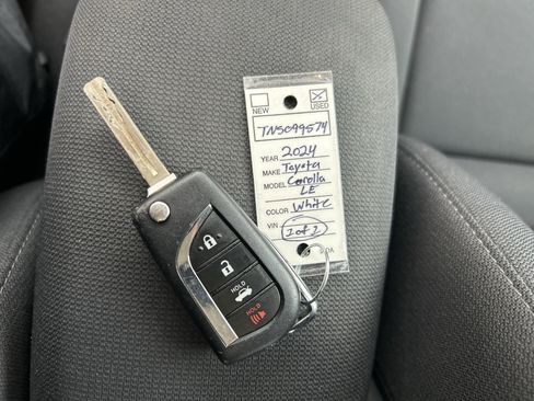 Certified 2024 Toyota Corolla LE image 31