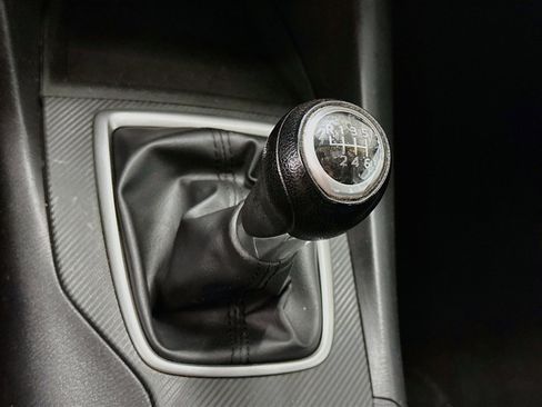 Used 2014 MAZDA MAZDA3 i SV FWD image 23