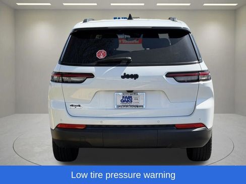 Certified 2025 Jeep Grand Cherokee L Altitude AWD/4WD image 9