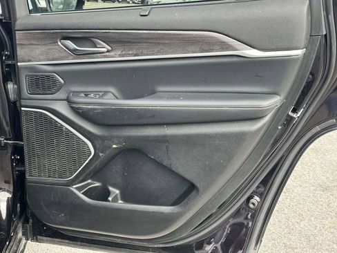 Used 2022 Jeep Grand Cherokee L Limited w/ Luxury Tech Group II image 25