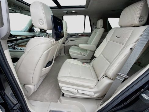 Used 2023 Cadillac Escalade Sport Platinum w/ LPO, ONYX Package AWD/4WD image 29