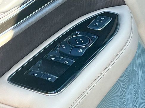 Used 2024 Lincoln Navigator Reserve image 18