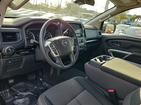 Used 2023 Nissan Titan SV image 16