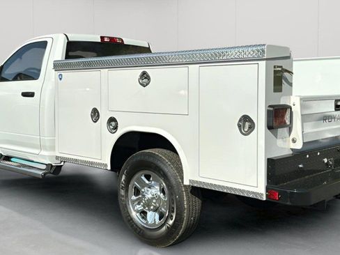 New 2024 RAM 3500 Tradesman w/ Chrome Appearance Group AWD/4WD image 6