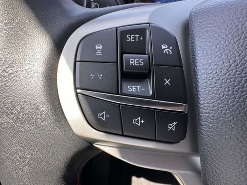 Used 2025 Ford Explorer Active w/ Active Comfort Package AWD/4WD image 19