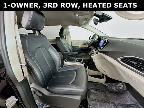 Used 2024 Chrysler Pacifica Touring-L image 29