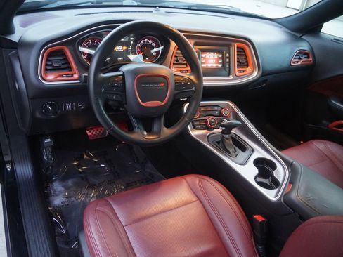 Used 2017 Dodge Challenger SXT RWD image 38
