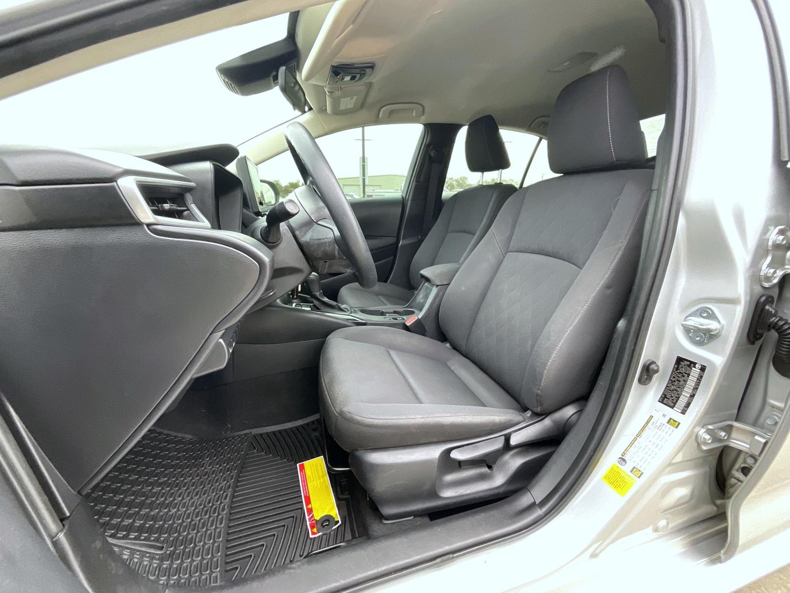 Used 2024 Toyota Corolla LE FWD image 14