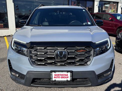Used 2023 Honda Passport TrailSport image 2