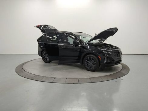 Used 2024 Chevrolet Equinox RS w/ RS Leather Package FWD image 9