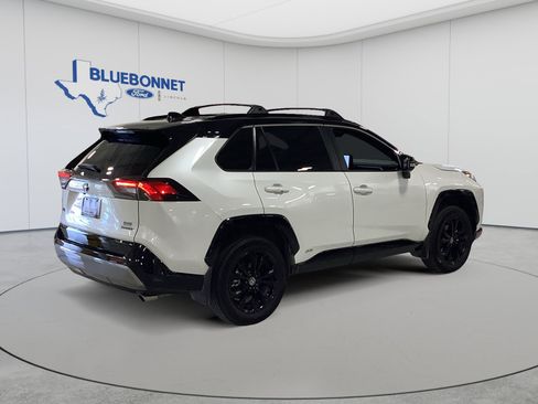 Used 2023 Toyota RAV4 XSE AWD/4WD image 4