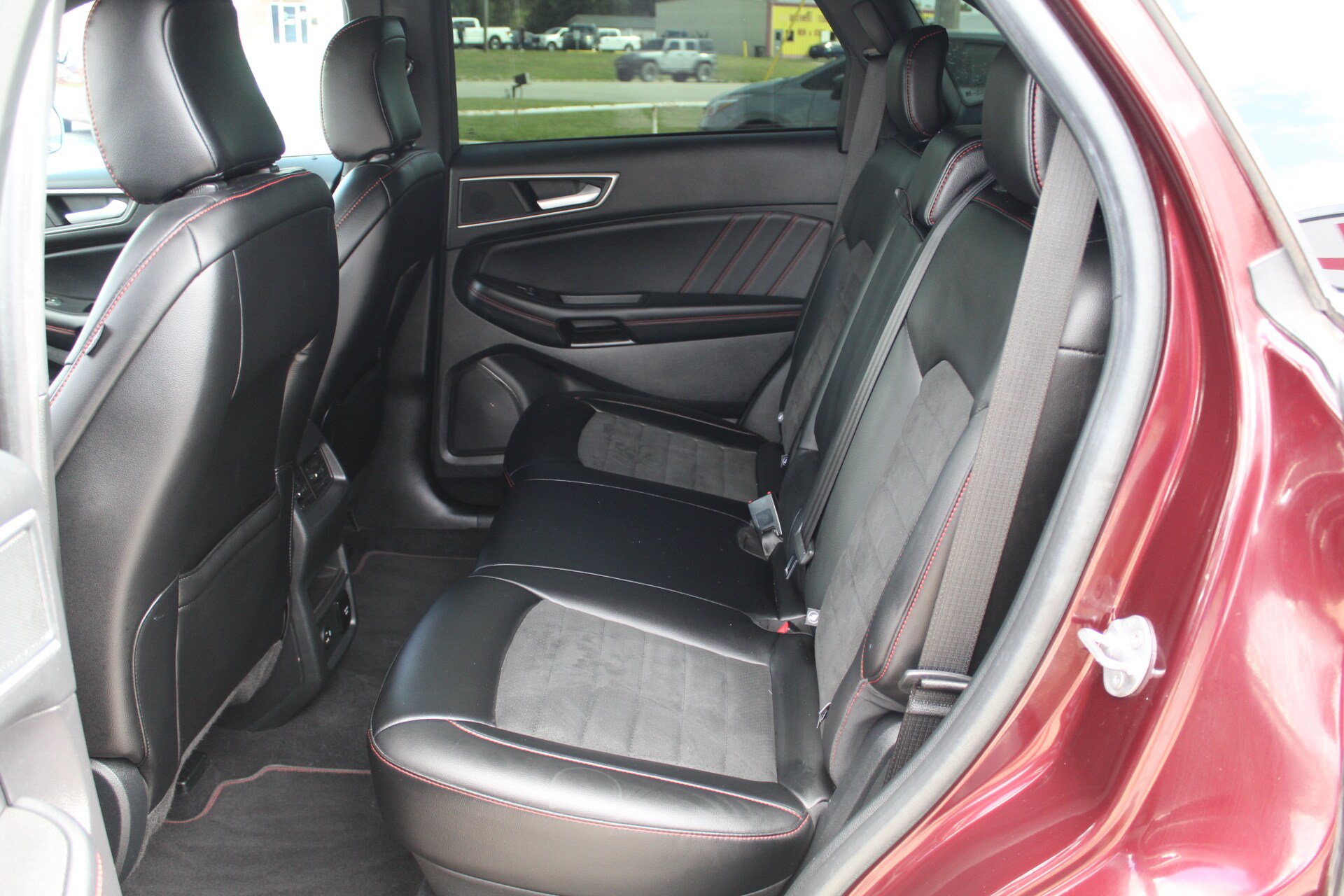 Used 2021 Ford Edge ST-Line FWD image 23