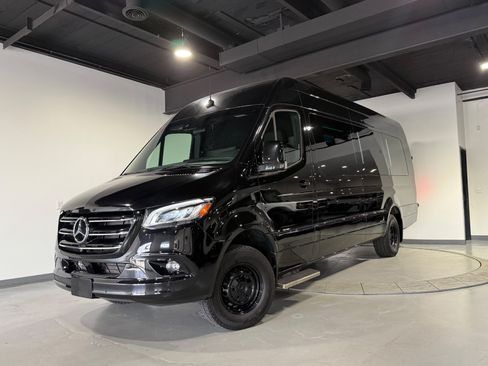 Used 2024 Mercedes-Benz Sprinter 3500 image 1