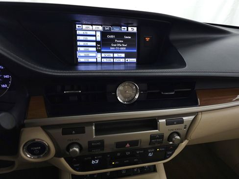 Used 2013 Lexus ES 300h w/ Premium Pkg FWD image 18