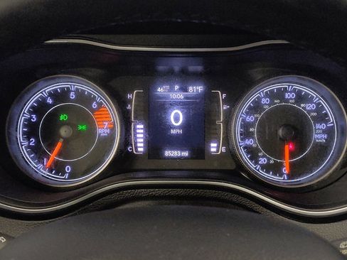 Used 2020 Jeep Cherokee Latitude Plus FWD image 23