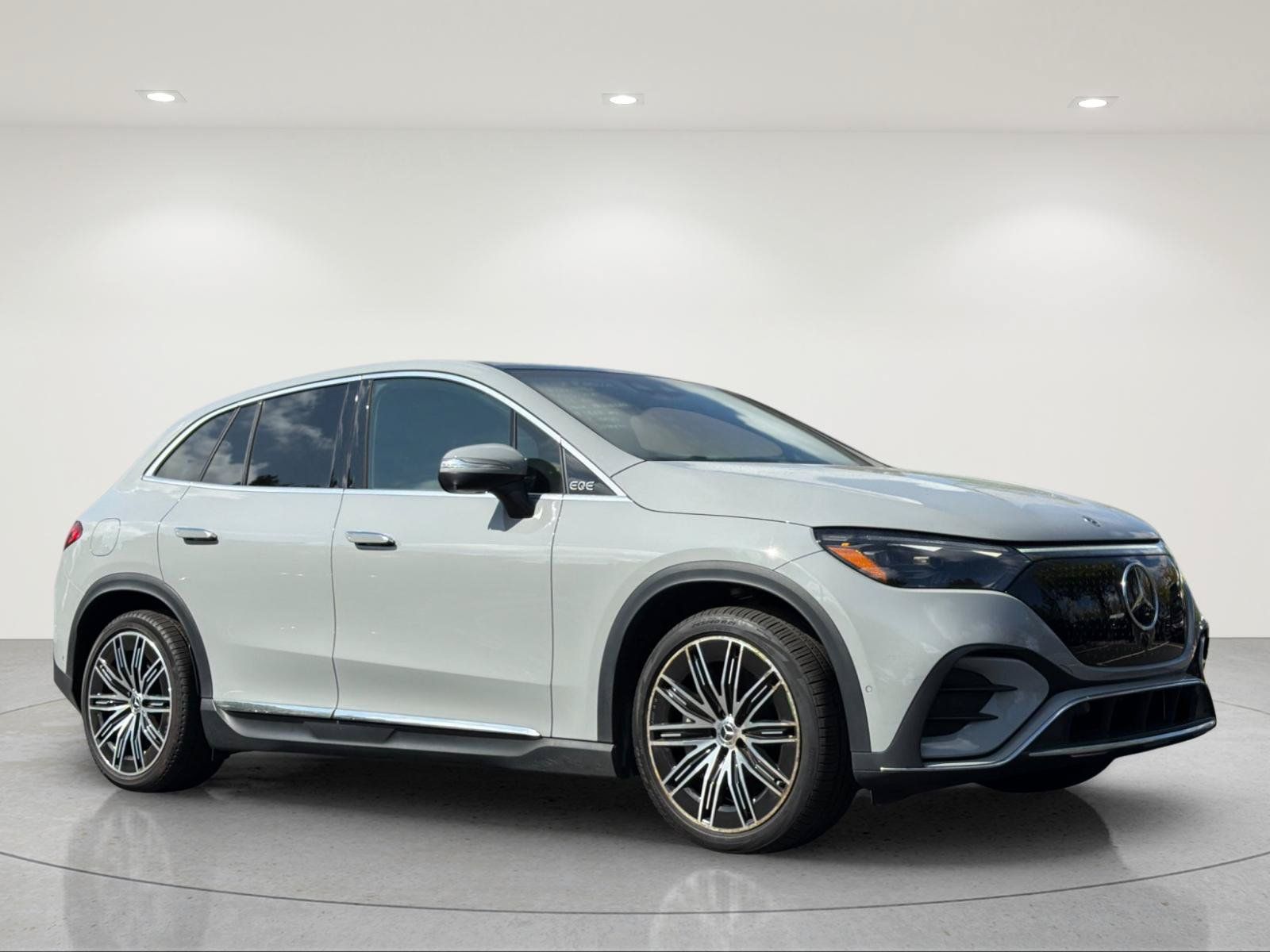 Used 2023 Mercedes-Benz EQE 500 4MATIC SUV image 6