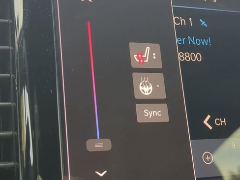 Used 2024 Chrysler Pacifica Touring image 22