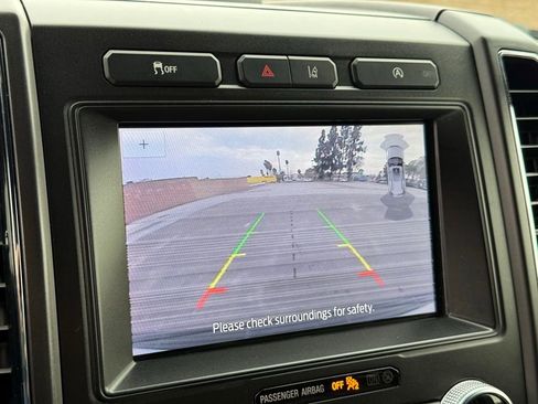 Used 2021 Ford Expedition Limited image 10