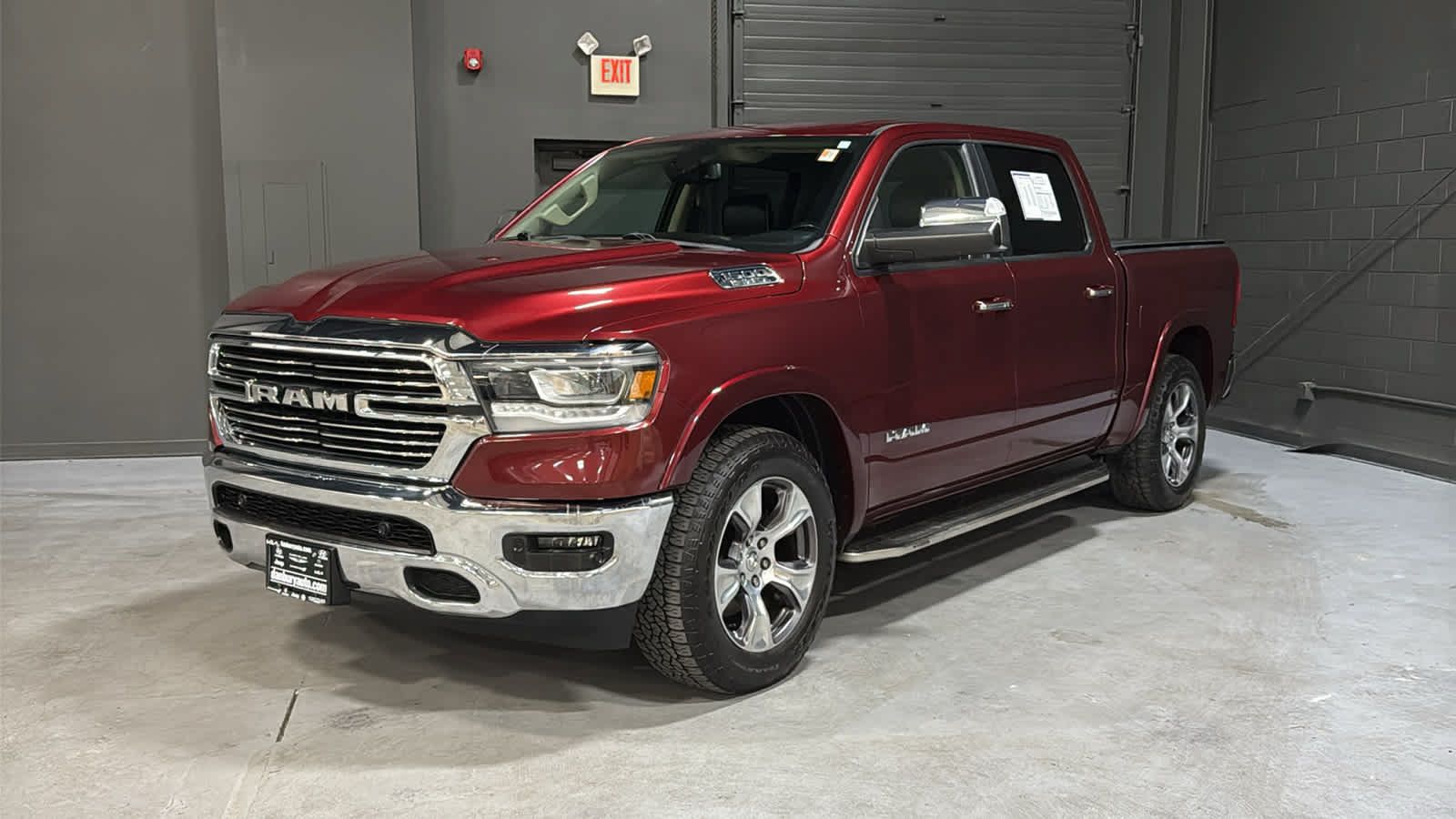 Used 2019 RAM 1500 Laramie AWD/4WD image 3